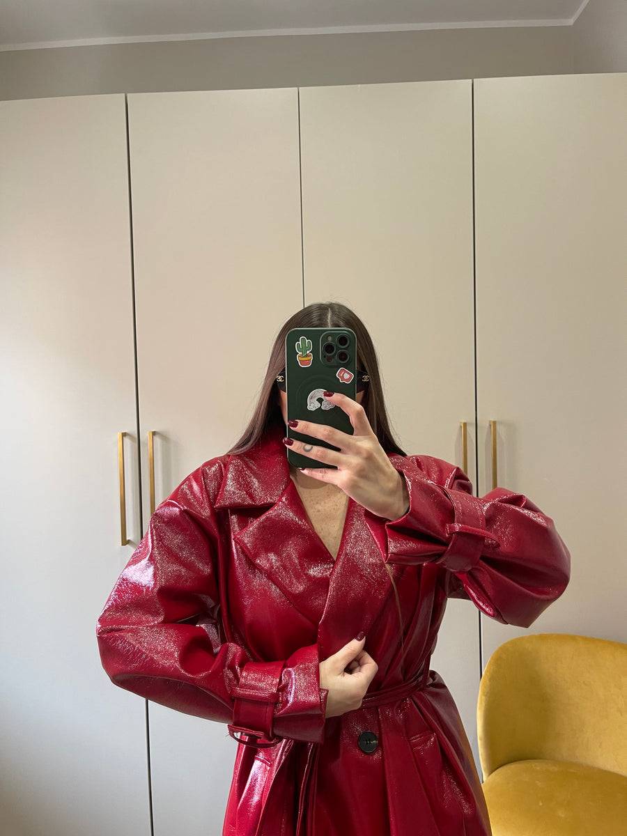 Lovely Sisters Trench in vinile rosso Moda