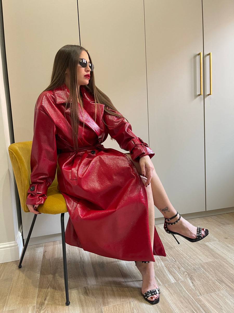 Lovely Sisters Trench in vinile rosso Moda