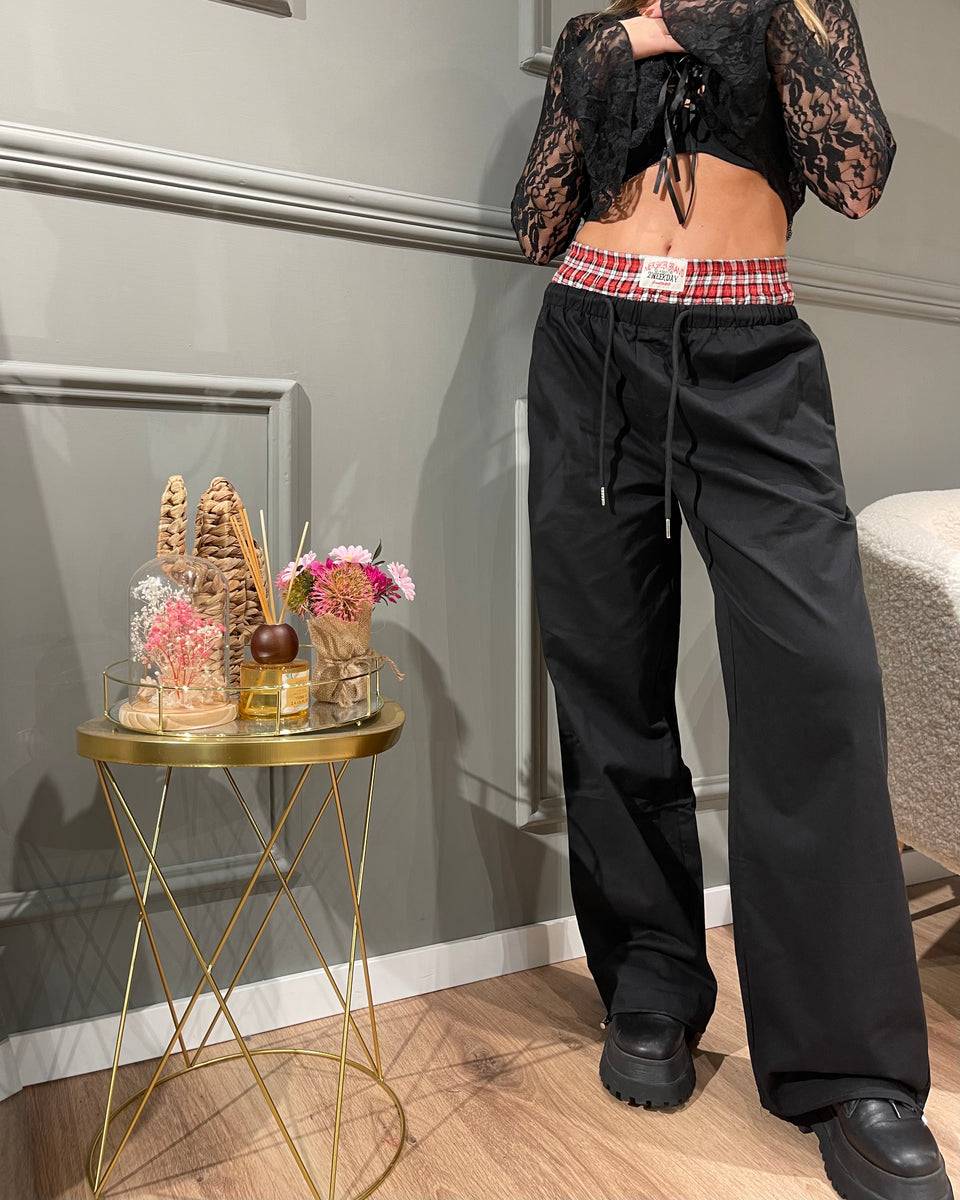 Lovely Sisters Pantalone cowboy nero Offerta