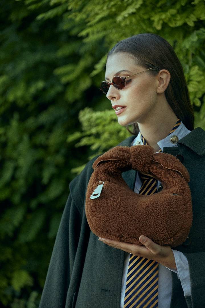 Roberta Gandolfi Bunny Teddy mini bag in shearling con tracolla in pelle staccabile Negozio