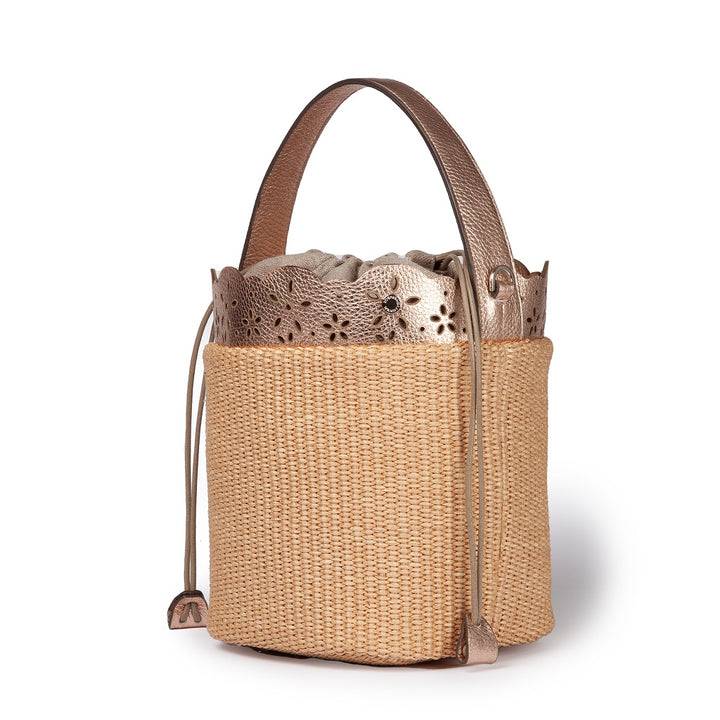 Roberta Gandolfi Diletta Bucket in rafia con balza in pelle laserata con tracolla staccabile In Vendita