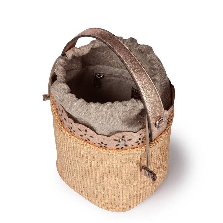 Roberta Gandolfi Diletta Bucket in rafia con balza in pelle laserata con tracolla staccabile In Vendita