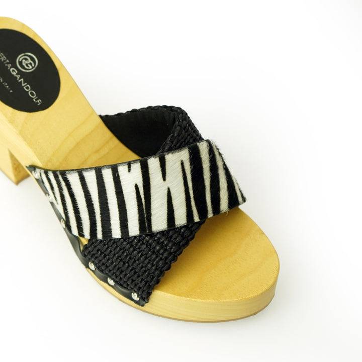 Roberta Gandolfi Diva Zebra sandali in legno incrociato con platform in rafia e pony stampa animalier Offerte