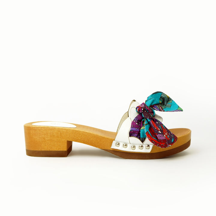 Roberta Gandolfi Lola Chain sandali in legno e pelle di vitello con fiocco stampa tropical Vendita Calda