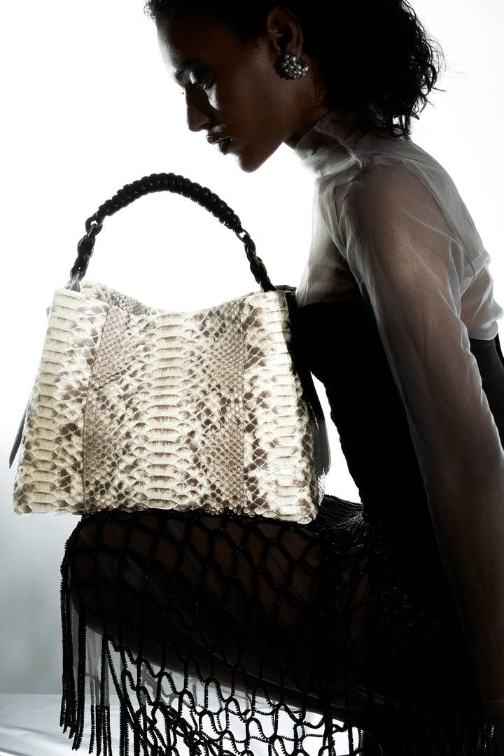 Roberta Gandolfi Amina Pitone large borsa a mano in pitone e finiture in pelle di vitello con manico tubolare fasciato e tracolla staccabile Italy