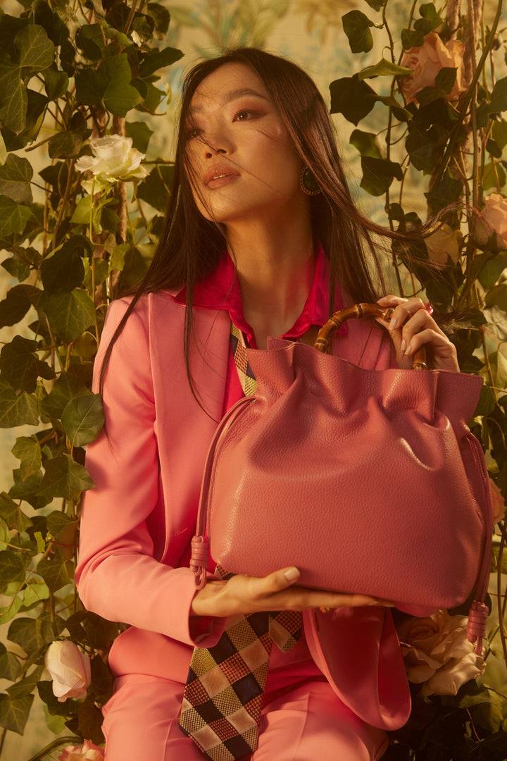 Roberta Gandolfi Silvana medium borsa a mano in pelle martellata con manico in vero legno di bambù e tracolla staccabile Black Friday Prezzi