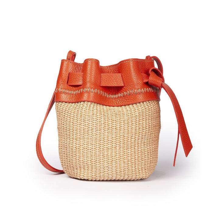 Roberta Gandolfi Ambra mini bucket in rafia e pelle martellata ACQUISTA ORA