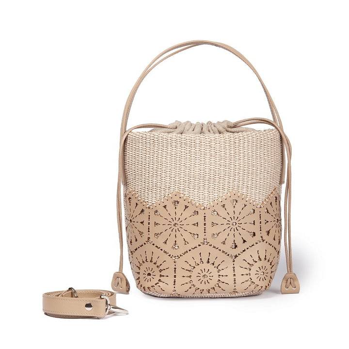 Roberta Gandolfi Giulia Bucket in rafia e pelle il pannello tagliato al laser è interamente cucito a mano con tracolla staccabile Offerta speciale