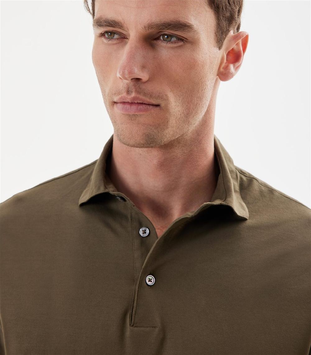 S.Moritz Polo verde militare da uomo in cotone crepe | S.Moritz Sito Ufficiale Acquista Ora