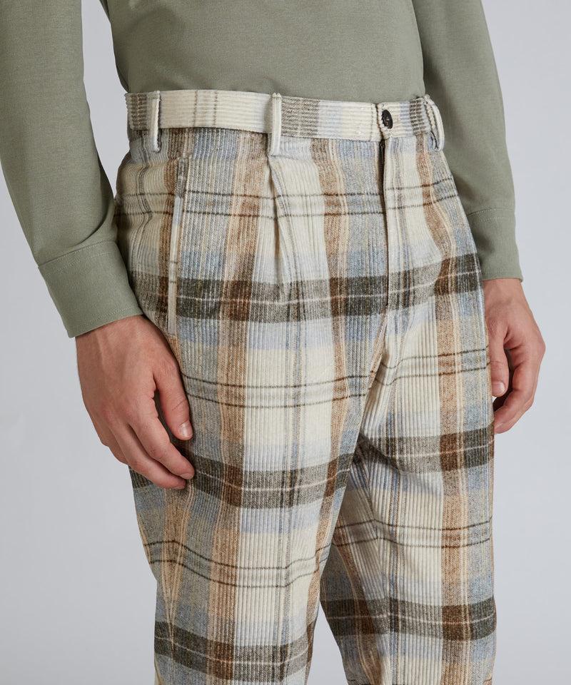 Slowear Pantaloni tapered fit in velluto a coste Affare Del Giorno