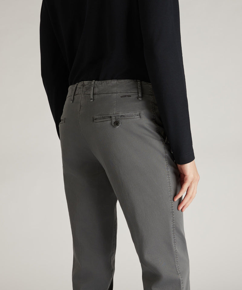 Slowear Pantalone slim fit in gabardina stretch certificata In Saldo