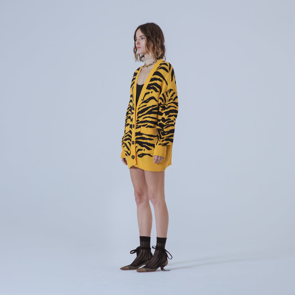 Sveta Milano Cardigan lungo jacquard Georgia in giallo e nero Offerta