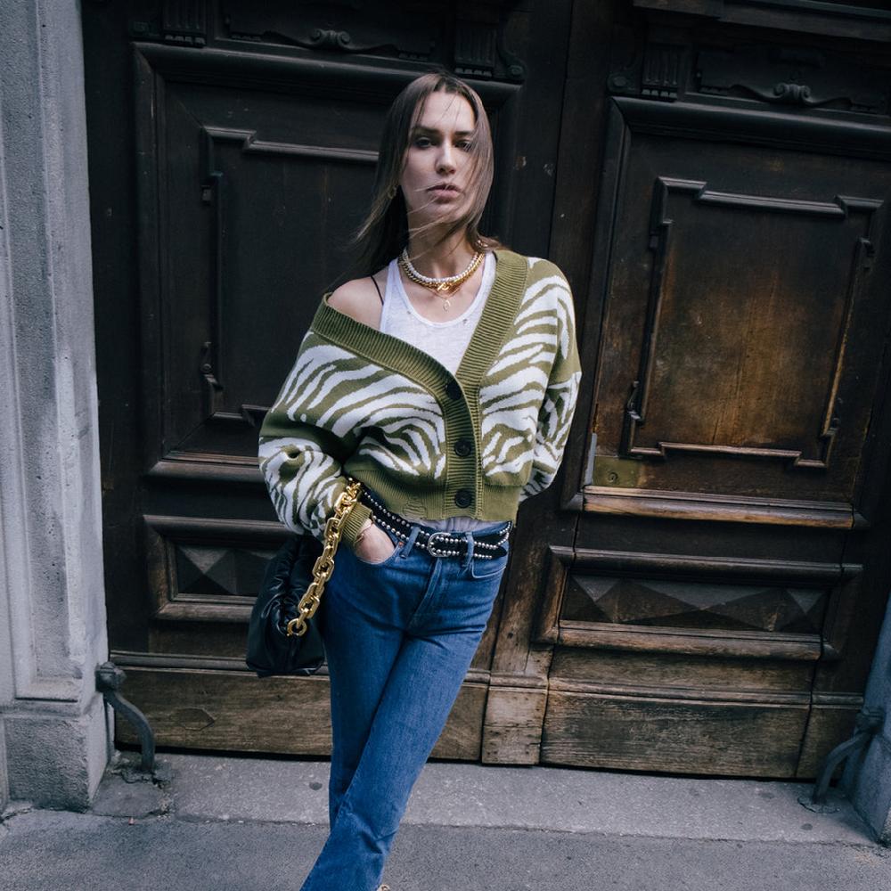 Sveta Milano Cardigan corto jacquard Janis in verde militare e bianco In Vendita
