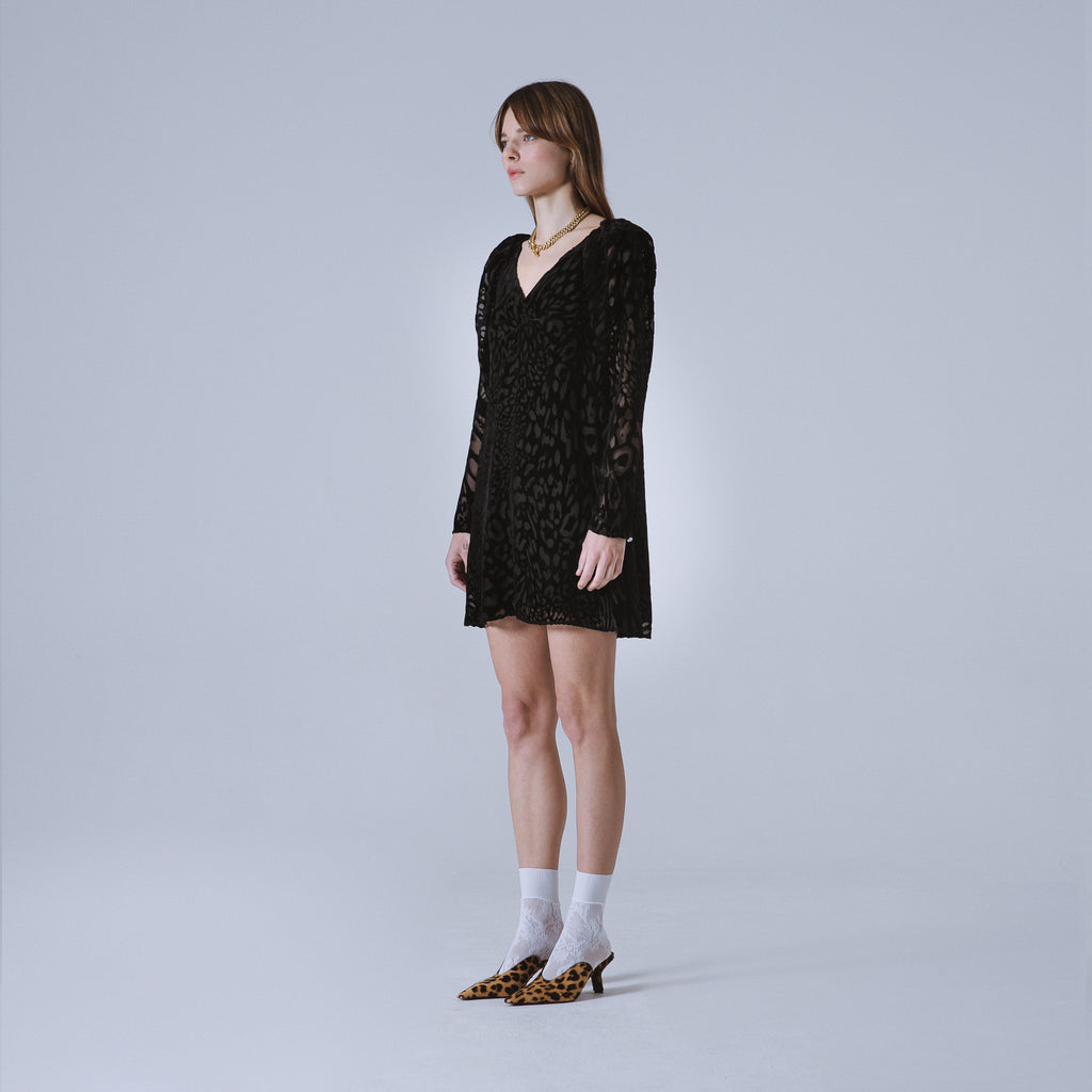 Sveta Milano Abito Yale con motivo leopardo su velluto nero Acquista Ora