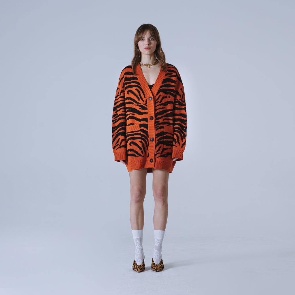 Sveta Milano Cardigan lungo jacquard Eléonore in arancione e nero Saldi
