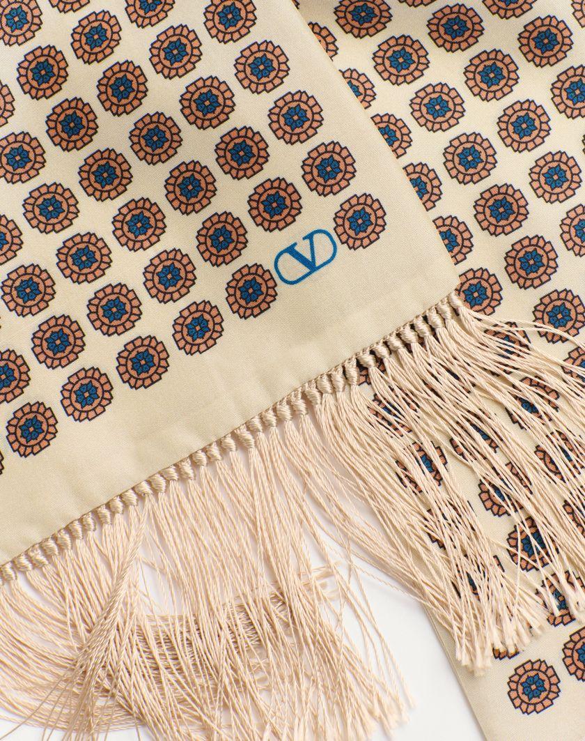 Valentino Handbags Scarf Bandeaux Chamber In Seta Con Frange per Uomo in Crema/pesca/bluette/nero | Valentino IT 2025