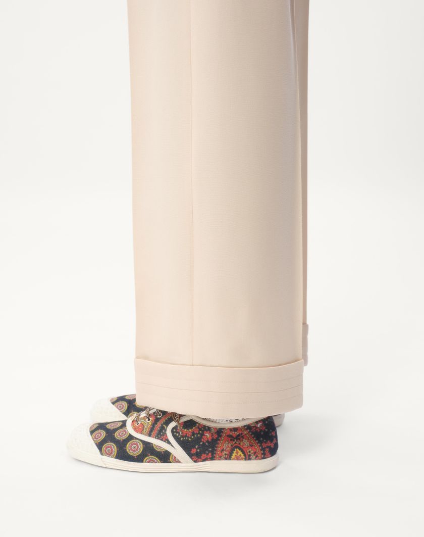 Valentino Handbags Pantalone In Gabardina Di Lana Con Risvolto per Uomo in Burro | Valentino IT Sottocosto