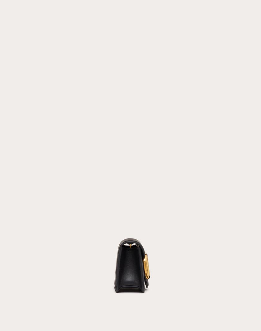 Valentino Handbags Borsa Piccola A Spalla Valentino Garavani Locò In Vitello per Donna in Nero | Valentino IT Qualità