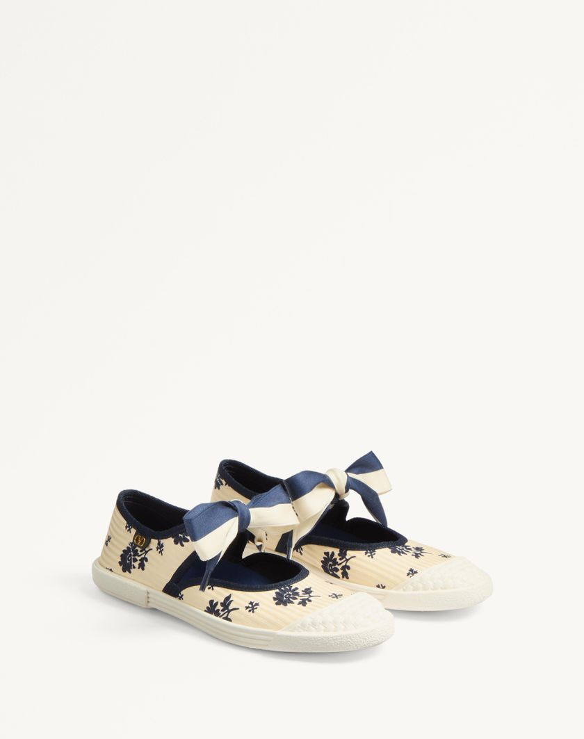 Valentino Handbags Sneaker Ballerina Bay By Bay In Tessuto Papier Floral per Donna in Blu/avorio | Valentino IT Sottocosto