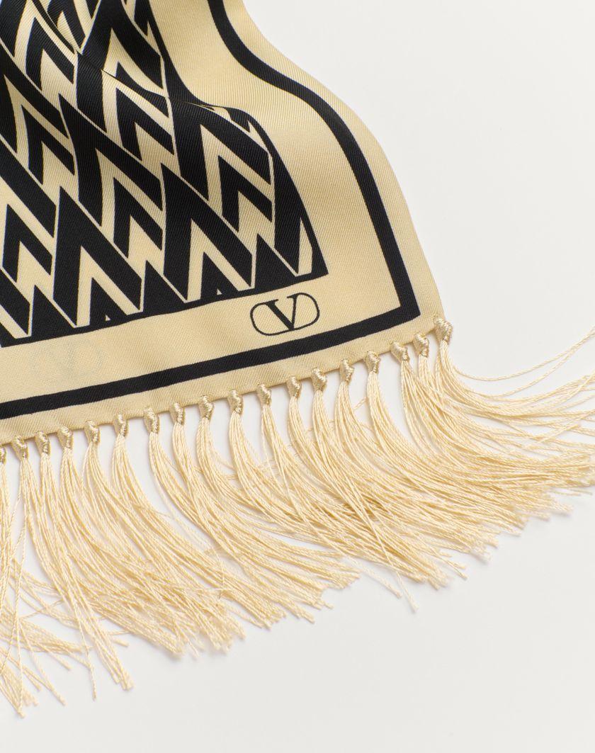 Valentino Handbags Scarf Bandeaux Toute La V In Seta Con Frange per Uomo in Crema/nero | Valentino IT Saldi
