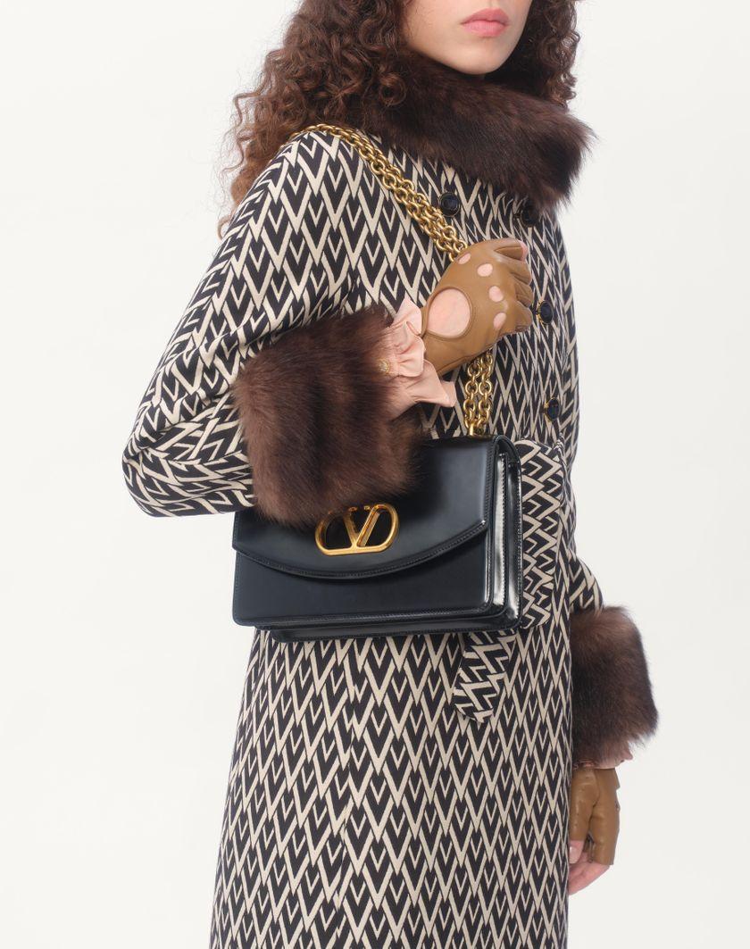 Valentino Handbags Borsa A Spalla Valentino Garavani Vain In Vitello Lucido per Donna in Nero | Valentino IT Convenienza