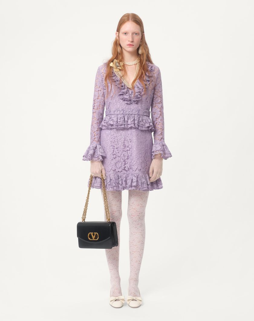 Valentino Handbags Abito Corto In Heavy Lace per Donna in Lavanda | Valentino IT Novità