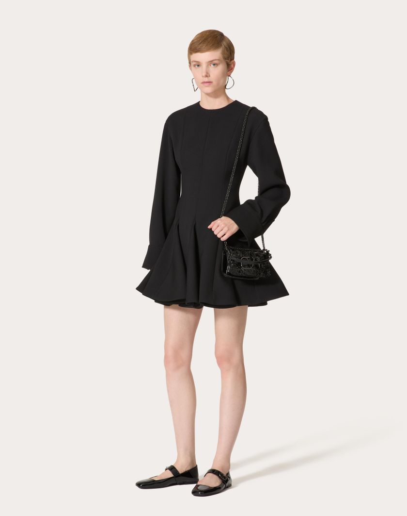 Valentino Handbags Borsa Piccola A Spalla Valentino Garavani Locò Ricamata In Anguilla per Donna in Nero | Valentino IT Shopping Online