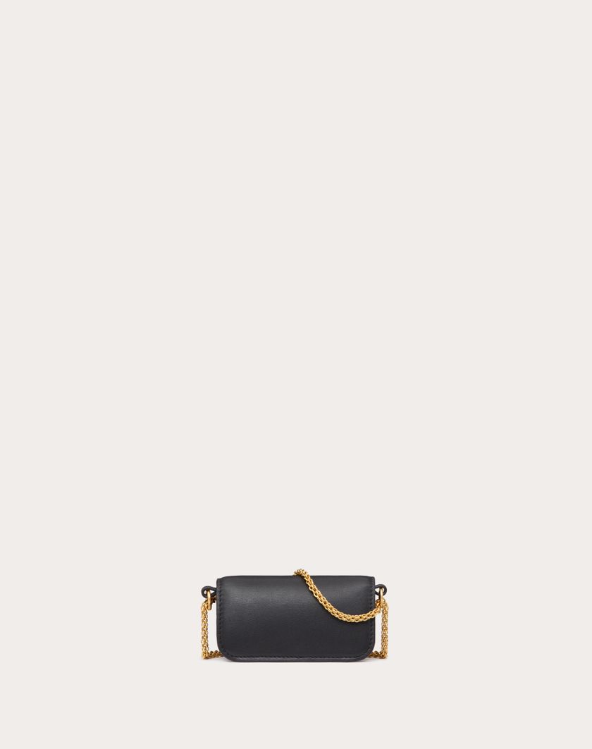 Valentino Handbags Borsa Micro Con Catena Valentino Garavani Locò In Vitello per Donna in Rose Cannelle | Valentino IT Online