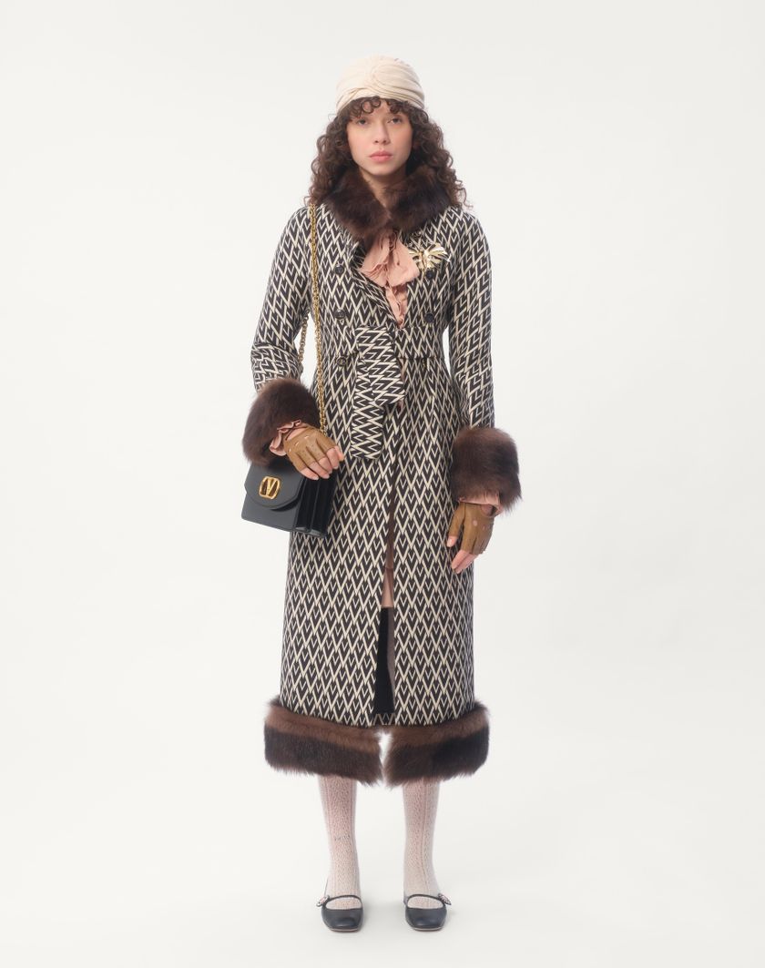 Valentino Handbags Cappotto In Jacquard Toute La V per Donna in Nero/avorio | Valentino IT Vendita Calda