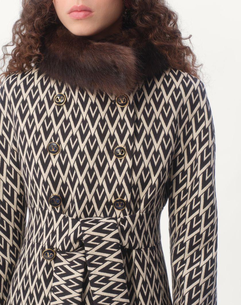 Valentino Handbags Cappotto In Jacquard Toute La V per Donna in Nero/avorio | Valentino IT Vendita Calda