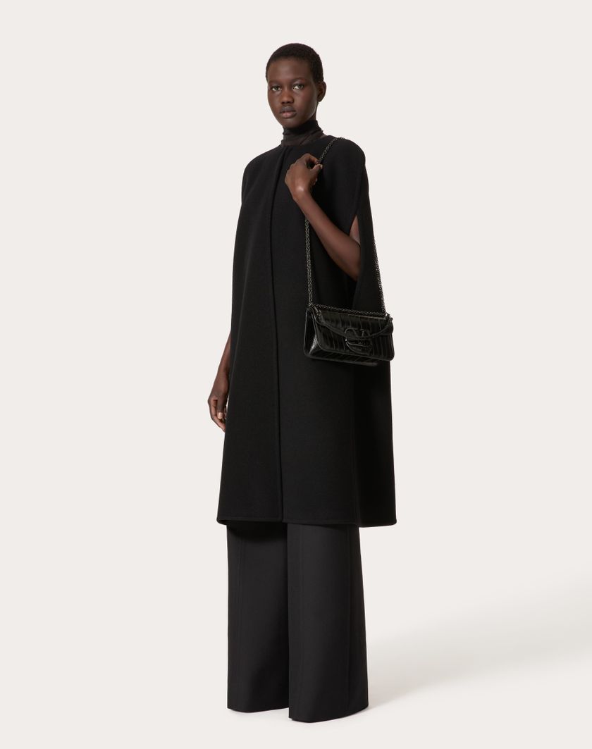 Valentino Handbags Cappa In Fluffy Cachemire Blend per Donna in Nero | Valentino IT Vendite Flash