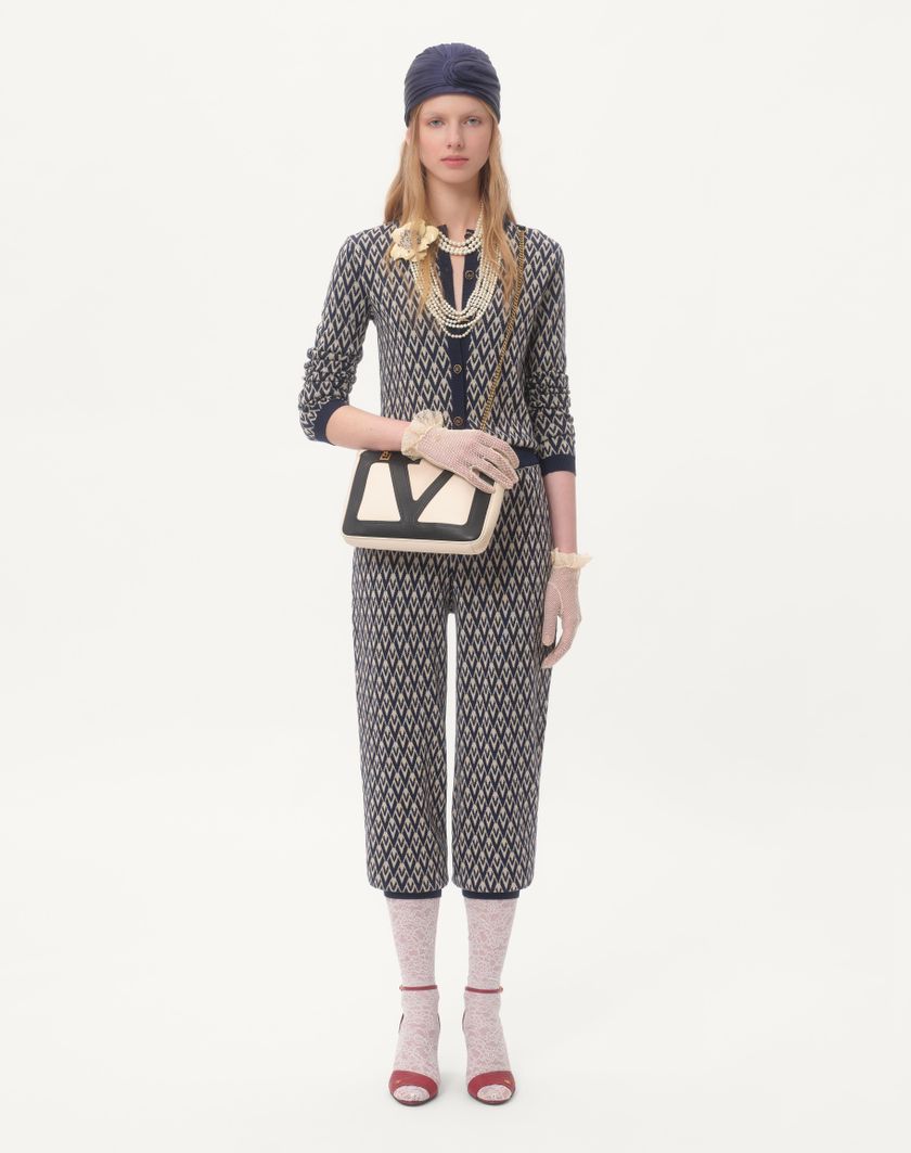 Valentino Handbags Cardigan In Lana Jacquard Toute La V per Donna in Crema/navy | Valentino IT I Più Venduti