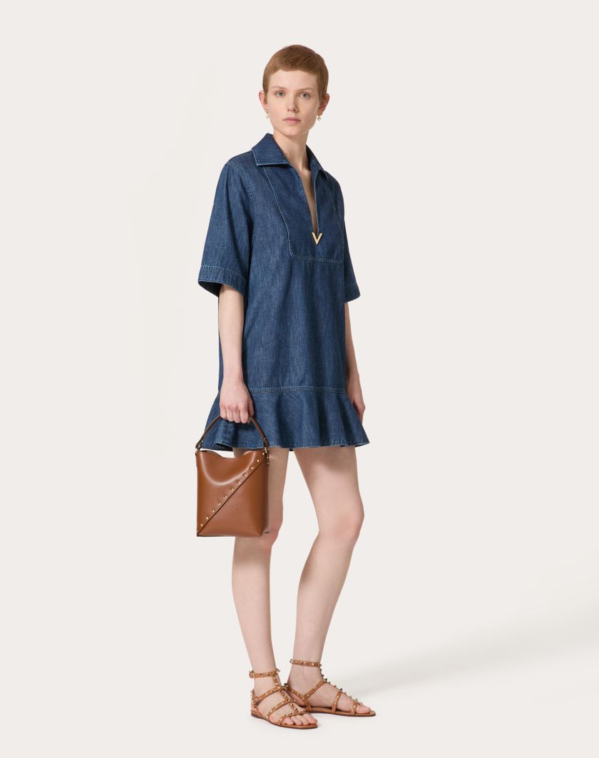 Valentino Handbags Abito Corto In Chambray Denim per Donna in Denim | Valentino IT Negozio online di fabbrica