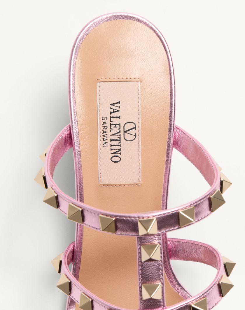 Valentino Handbags Sandalo Slide Rockstud In Nappa Laminata 60mm per Donna in Giacinto | Valentino IT Italia