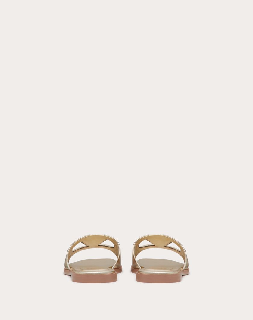 Valentino Handbags Sandalo Slide Vlogo Cut-out In Nappa Laminata per Donna in Platino/antique Brass | Valentino IT Consegna Veloce