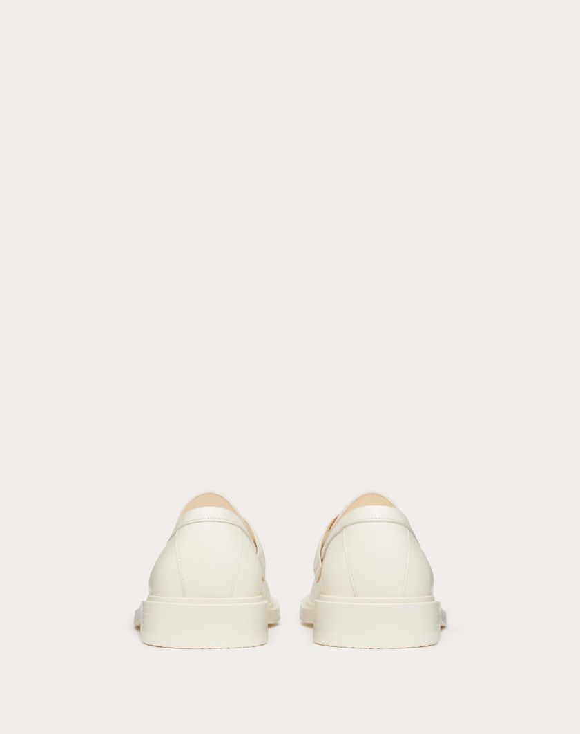 Valentino Handbags Mocassino Vlogo Signature In Vitello per Donna in Avorio | Valentino IT Duty-free