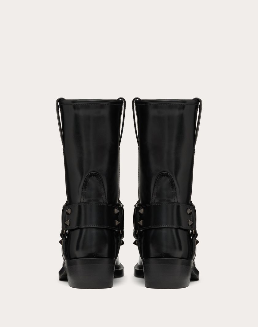 Valentino Handbags Stivaletto Biker Rockstud In Vitello 40mm per Donna in Nero | Valentino IT Italia
