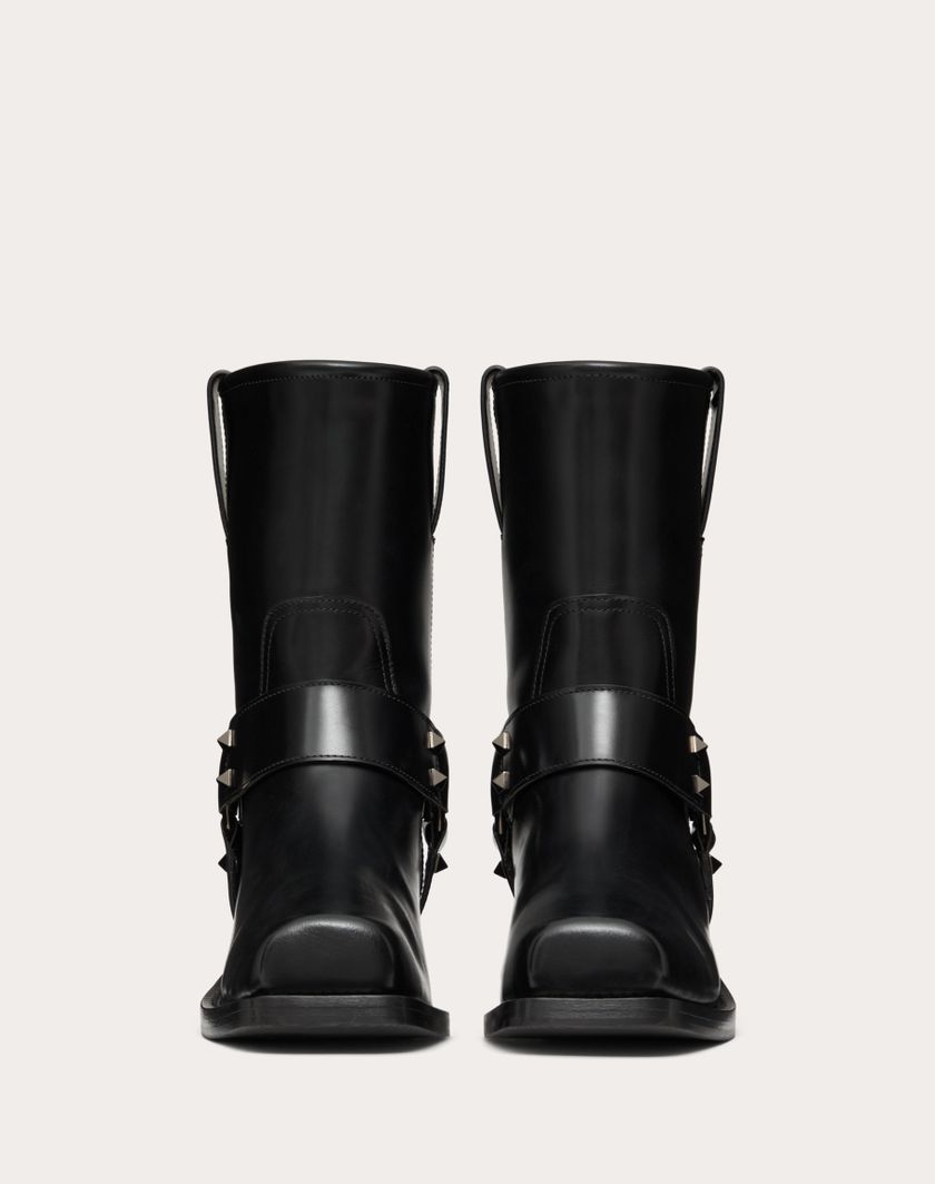 Valentino Handbags Stivaletto Biker Rockstud In Vitello 40mm per Donna in Nero | Valentino IT Italia