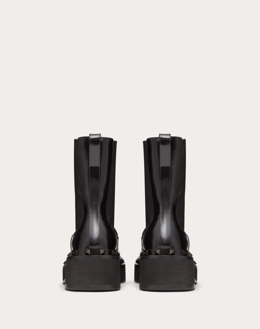 Valentino Handbags Beatle Rockstud M-way In Vitello E Borchie In Tono 50mm per Donna in Nero | Valentino IT Vendita