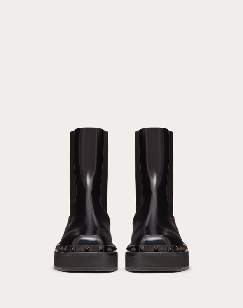 Valentino Handbags Beatle Rockstud M-way In Vitello E Borchie In Tono 50mm per Donna in Nero | Valentino IT Vendita