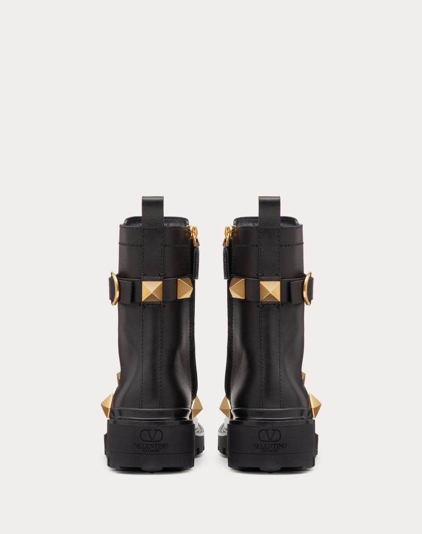 Valentino Handbags Combat Boot Roman Stud In Vitello 40mm per Donna in Nero | Valentino IT Negozi Online
