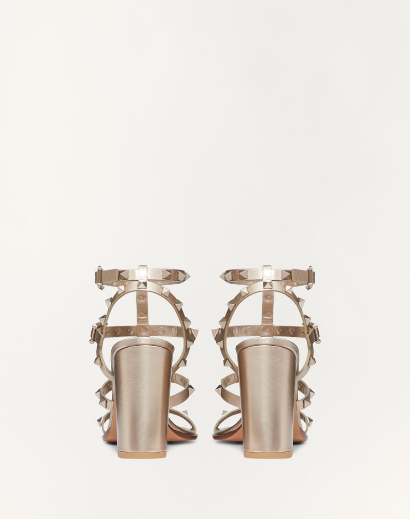 Valentino Handbags Sandalo Rockstud In Vitello Metallizzato Con Cinturini 90mm per Donna in Skin | Valentino IT Affare Del Giorno