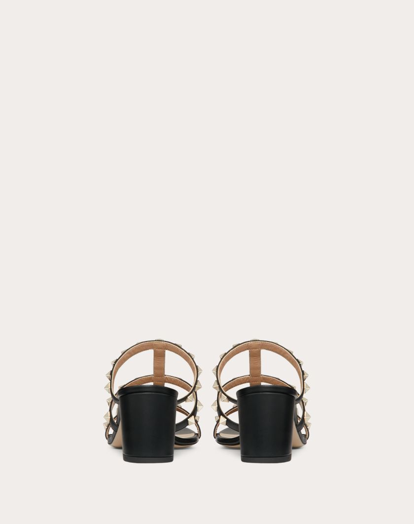 Valentino Handbags Sandalo Slider Rockstud In Vitello 60mm per Donna in Mandorla | Valentino IT Sottocosto
