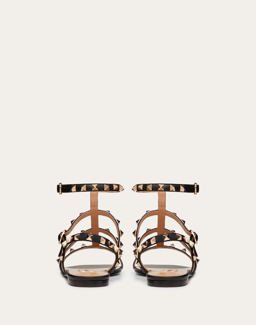 Valentino Handbags Sandalo Basso Rockstud In Vitello Con Cinturini per Donna in Poudre | Valentino IT Offerta