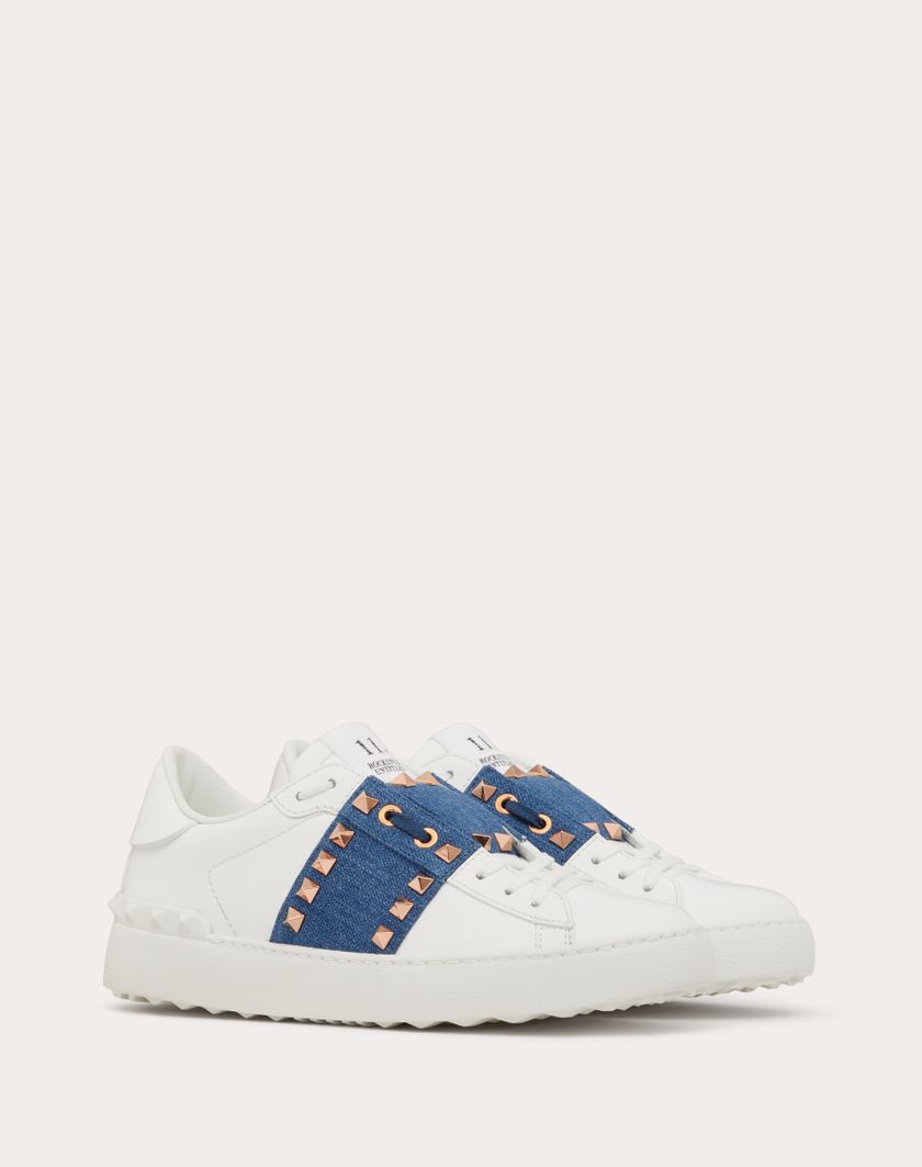 Valentino Handbags Sneaker Rockstud Untitled In Vitello Con Banda In Denim per Donna in Denim/bianco | Valentino IT Offerta esclusiva