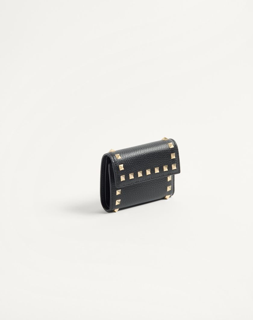 Valentino Handbags Portafoglio Trifold Rockstud In Vitello Granato per Donna in Nero | Valentino IT Comprane uno, ottenene uno gratis