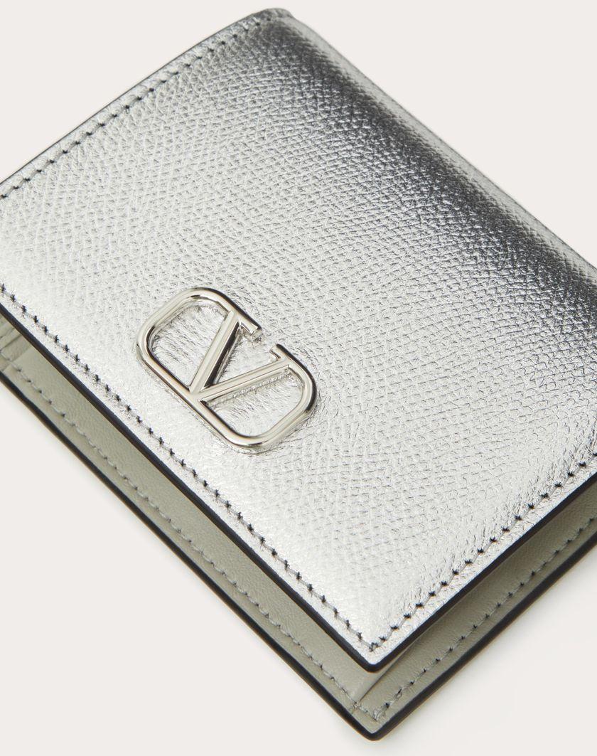 Valentino Handbags Portafoglio Compatto Vlogo Signature In Vitello Granato Metallizzato per Donna in Argento | Valentino IT Offerta speciale della fabbrica