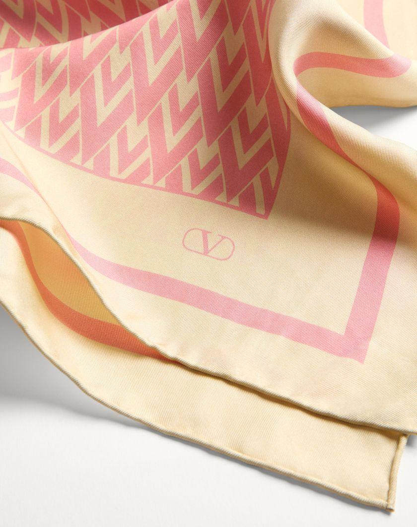 Valentino Handbags Foulard Toute La V In Seta per Donna in Crema/nero | Valentino IT Esporta salva
