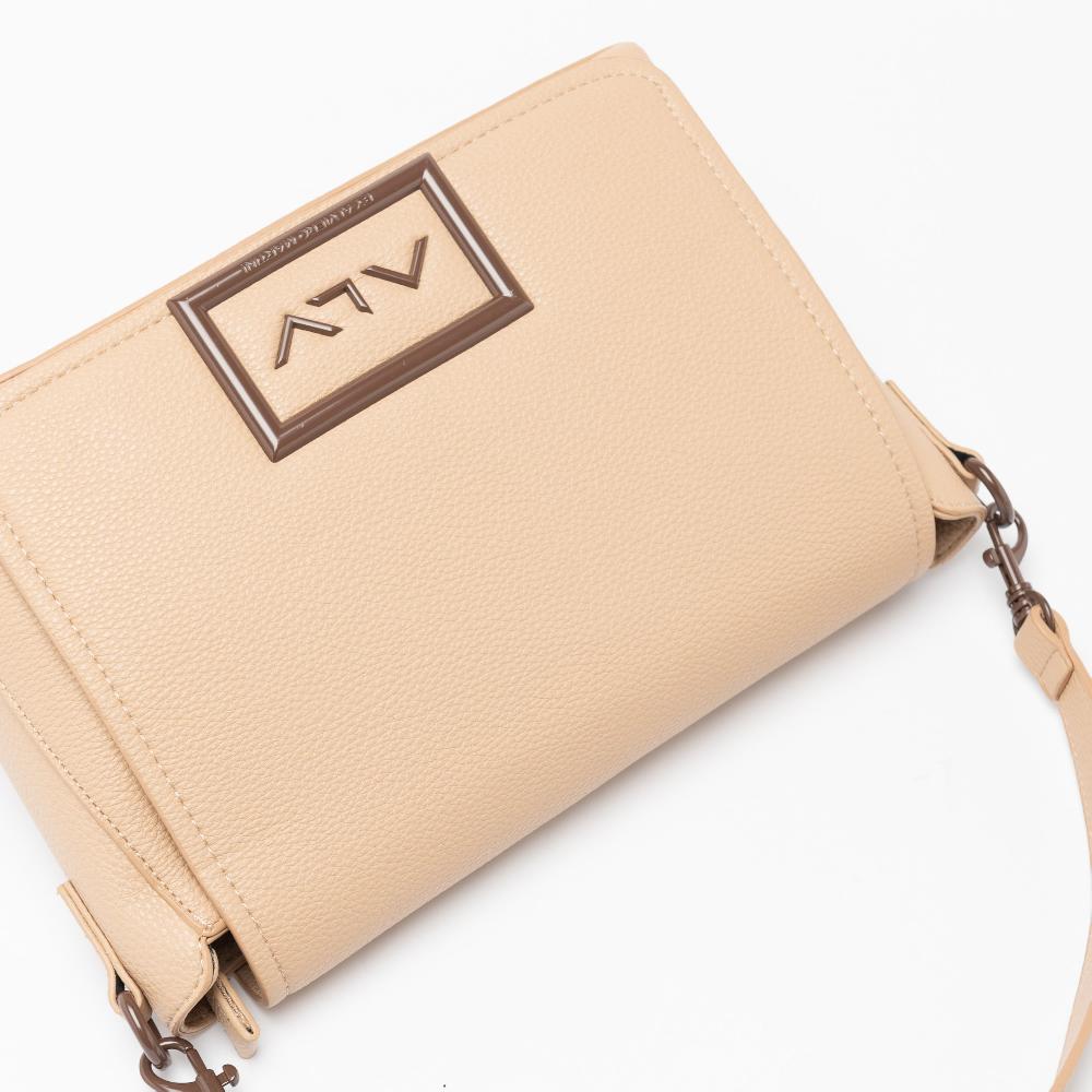 Alv by alviero martini Flap bag large ALV by Alviero Martini – ALVB7902 Acquista Ora