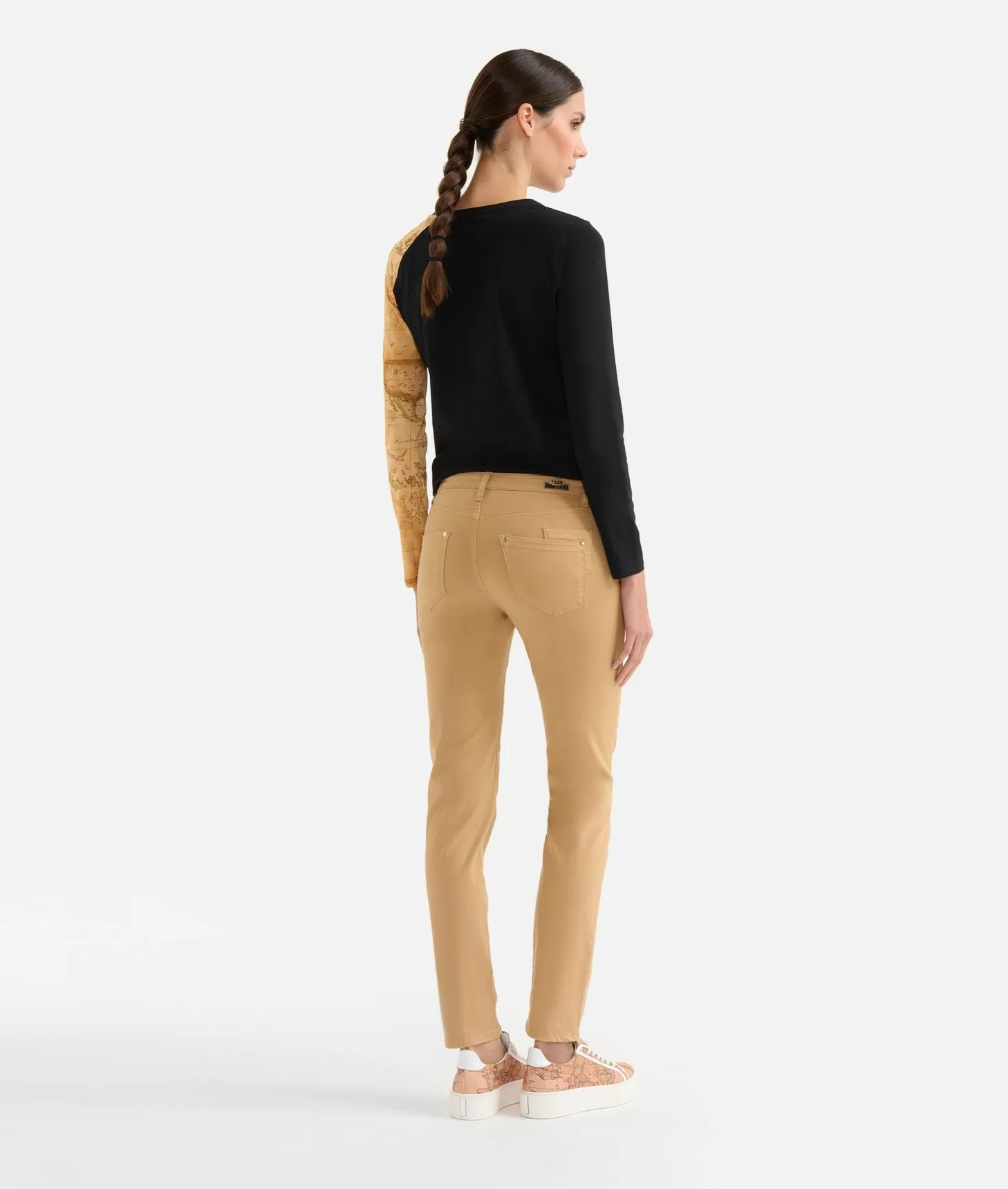 Alviero martini 1a classe Pantaloni in gabardina smerigliata tinti in capo con taschino Geo Classic Cammello Presa